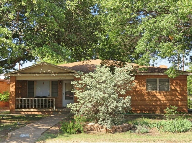 House with Wood Floors Convenient to Medic... - House with Wood Floors Convenient to Medic...