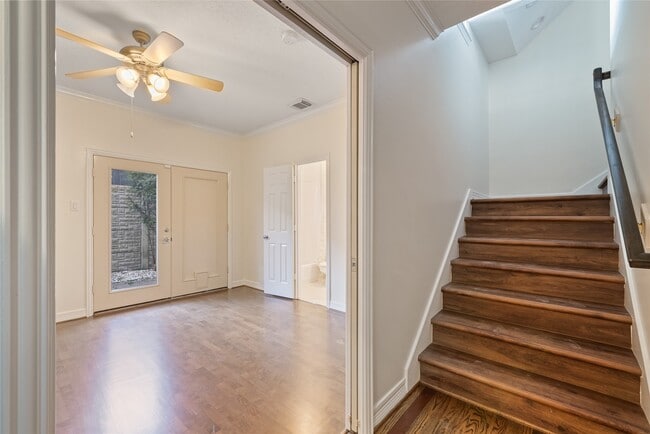 Photo - 1515 Hyde Park Blvd Unidad 2