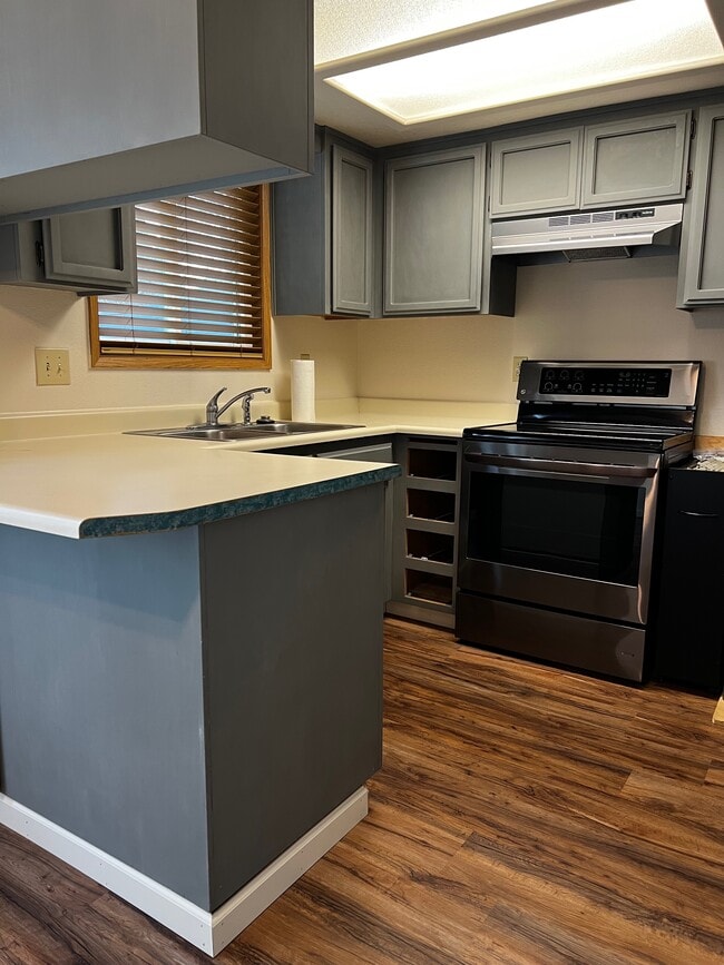 Photo - 2243 Poplar Dr Unit 1