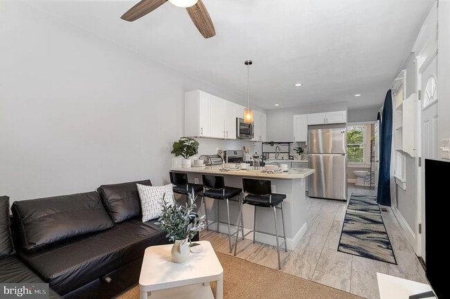 Photo - 442 Poplar St Unit 2