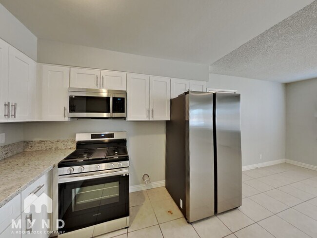 Photo - 893 W Carey Ave House