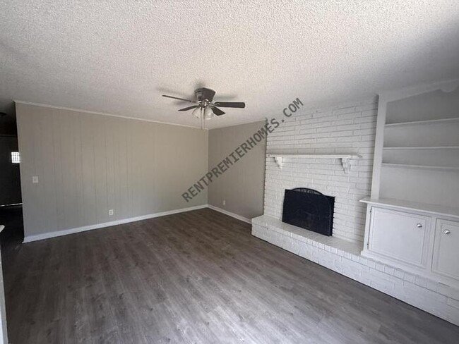 Photo - 929 W Boston St
