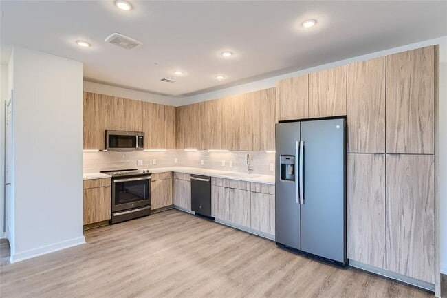 Photo - 4802 S Congress Ave Unidad 305