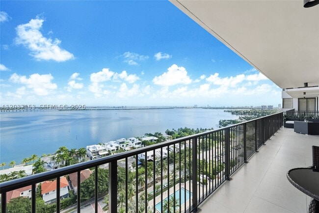 Building Photo - 1000 N Venetian Dr Unit 1902