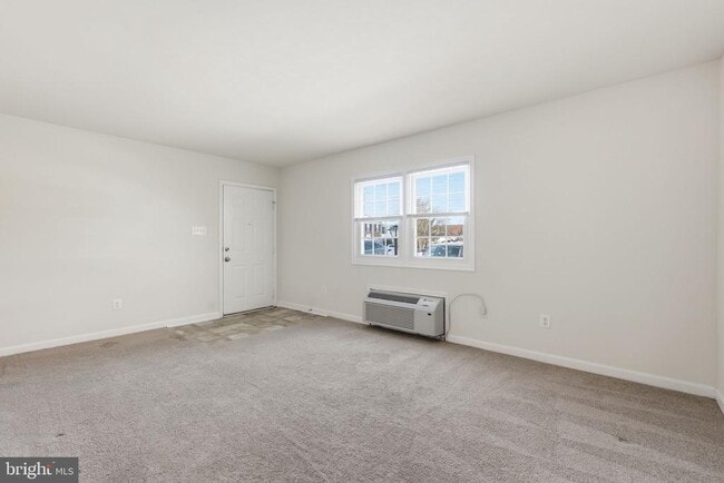 Photo - 300 E Furman Dr