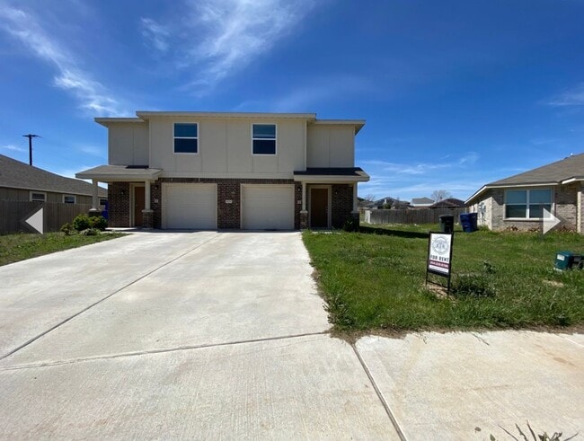 Building Photo - 1709 Castroville Trl Unit 1709 Castroville Trail  A