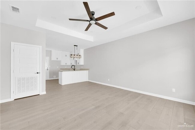 Photo - 909 W 13th St Unit 1