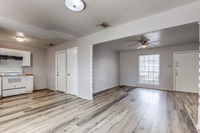 Photo - 3 bed 3.5 bath located in Westwood Park Subdivision