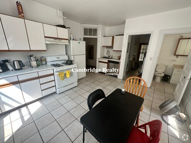 Building Photo - 86 Kirkland St Unit 2A Rental