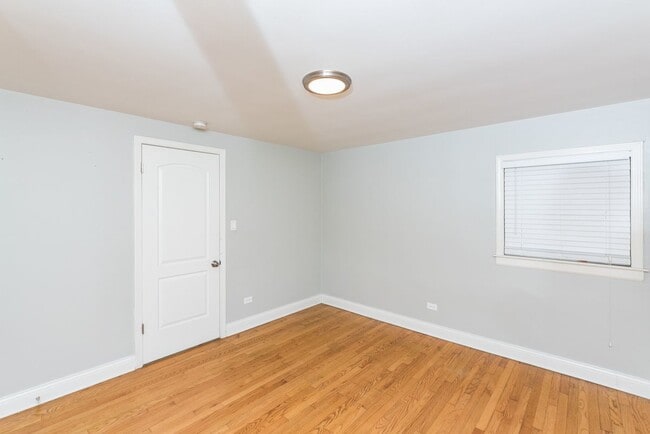 Photo - 5020 N Washtenaw Ave Unit GN