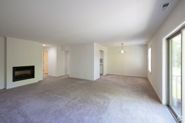 2BR,1BA - 1120SF - Living Room - The Ridge at New Paltz