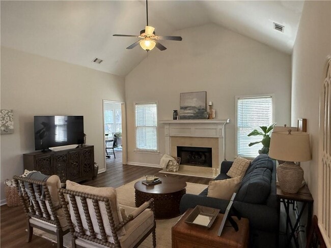 Photo - 304 Maple Grove Ct