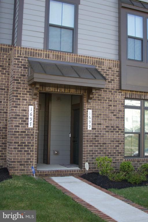 Photo - 1697 Dunnington Pl