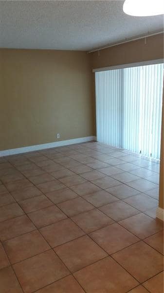 Photo - 2947 Riverside Dr Unit 129