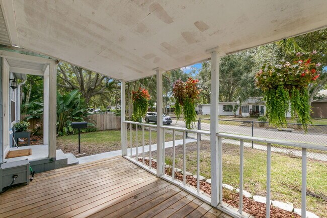 Photo - FULLY FENCED Home For Rent in St Petersburg!