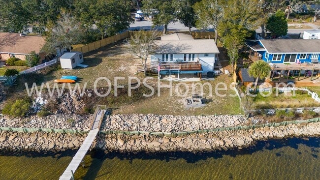 Photo - 13885 FL-20