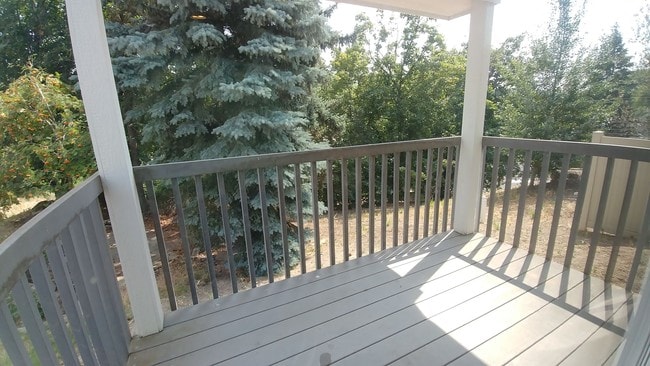 Photo - 550 SW State St