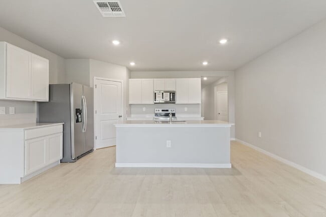 25214 Cadiz Dr