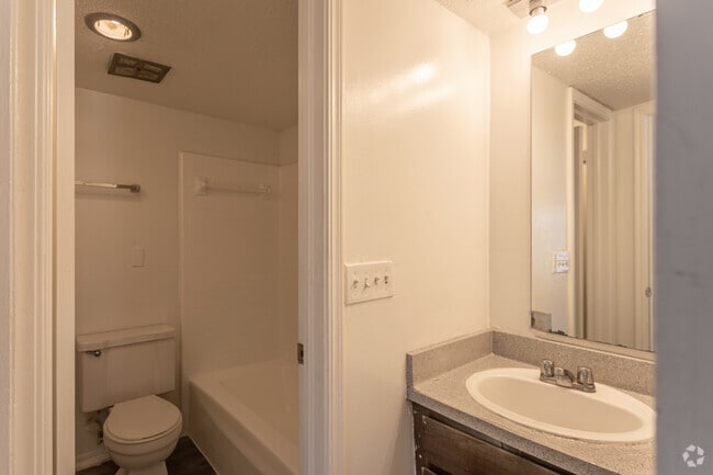 1HAB, 1BA - 651 ft² - Campus Pointe Apartments