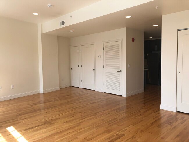 Photo - The Arcade Building