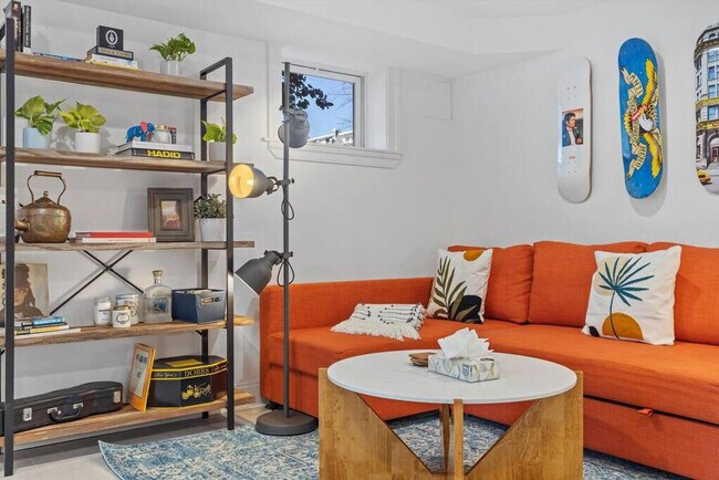 Photo - 1601 D St NE Unidad ID1037749P