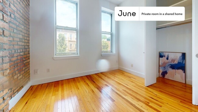Private bedroom in 3 bed/1 bath Home - Private bedroom in 3 bed/1 bath Home Unit C