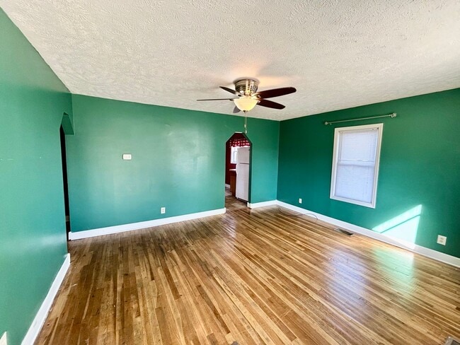 Photo - 2 Bedroom, 1 Bath Home - North Side Locati...
