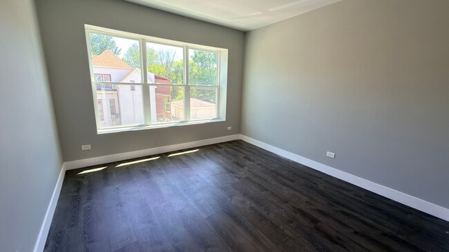 Photo - 904 W 68th St Unidad 2