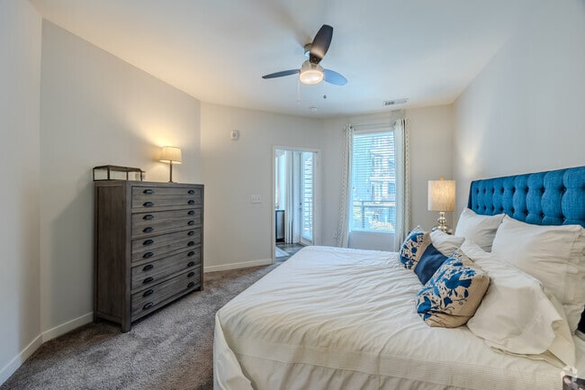 1BR, 1BA - 795SF - Bedroom