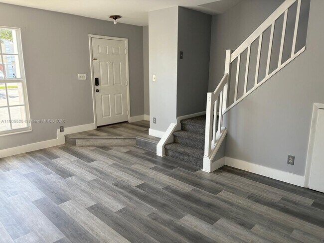 Photo - 2892 S Cambridge Ln