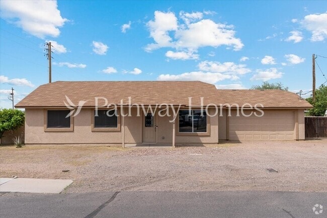Building Photo - 774 S Ocotillo Dr Rental