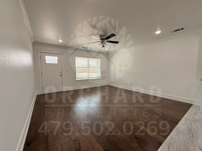 Photo - 1807 E Brookview Dr Unit B