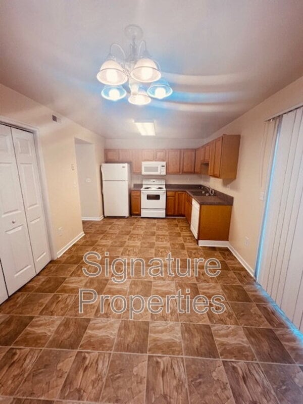 Photo - 555 Fairfax Ave Unit Apt A 555-A