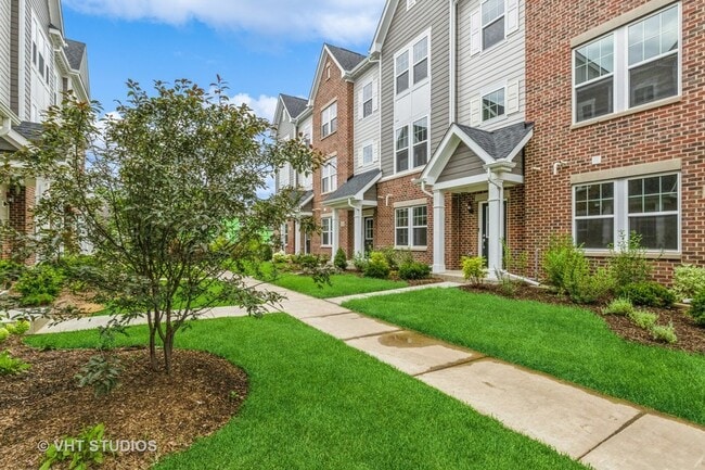 Photo - 155 Yorktown Ct