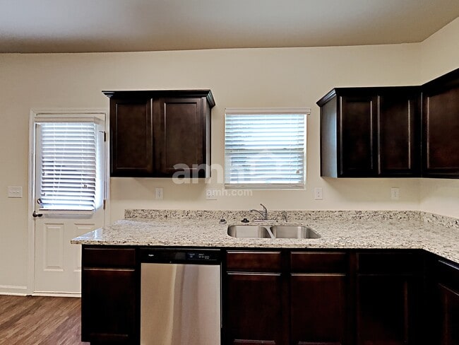 Photo - 4043 Clay Ct SE