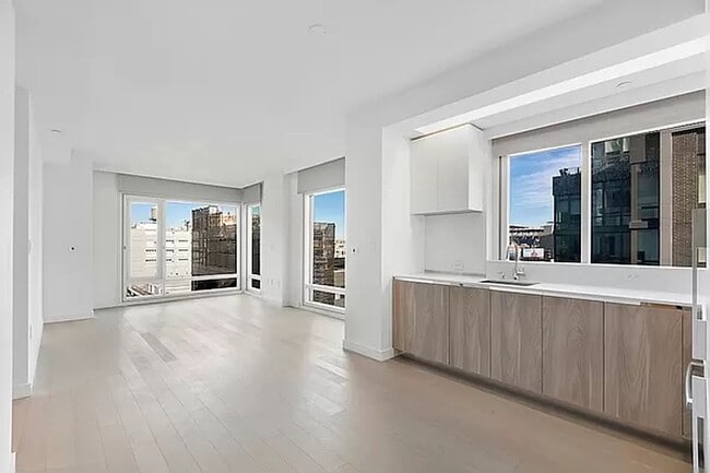 Photo - 572 Eleventh Avenue Unit 8P