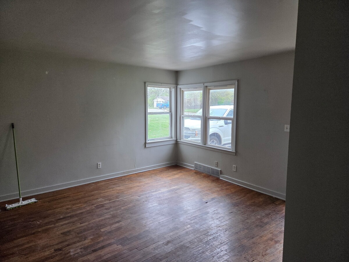 Photo - 103 Grant Dr