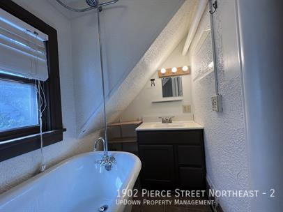 Photo - 1902 Pierce St NE Unit 2