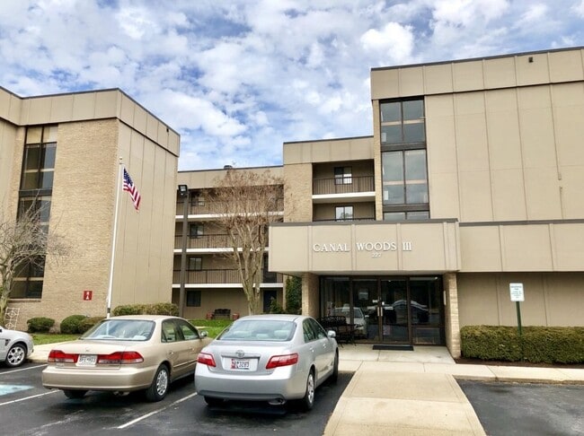 Building Photo - 227 Canal Park Dr