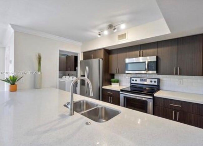 Photo - 4828 Sheridan St
