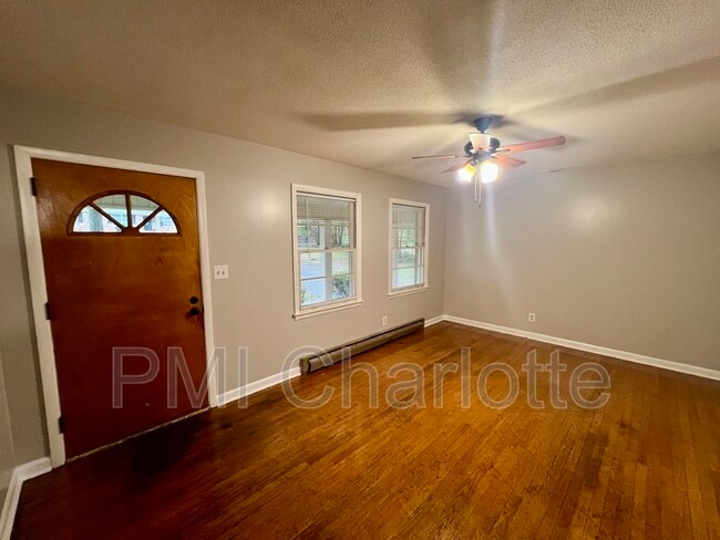 Photo - 3017 Arnold Dr