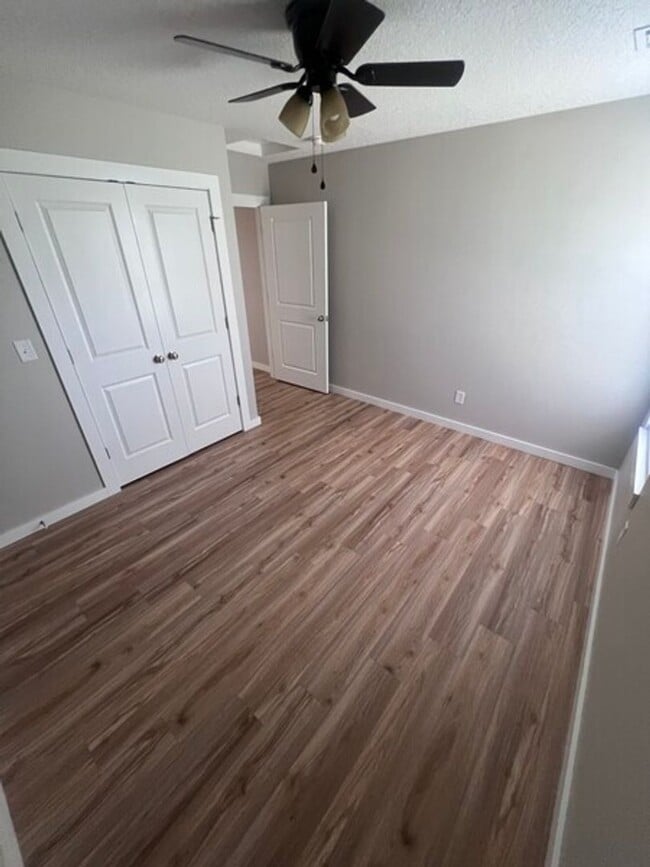 Photo - One Bedroom at Limestone Estates Unit Univ.