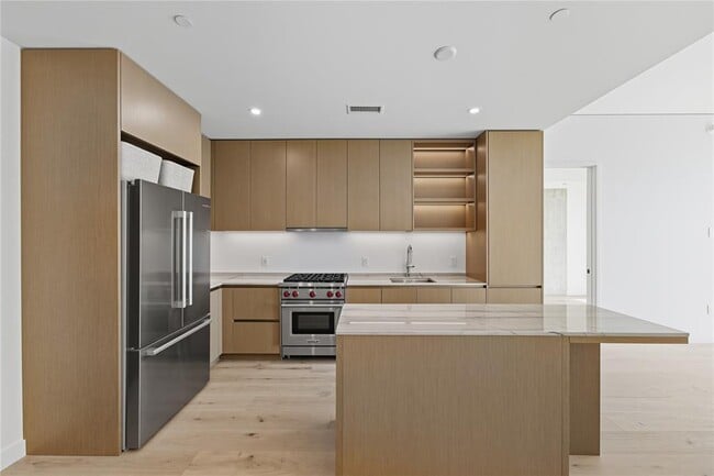 Building Photo - 610 Davis St Unit 2803