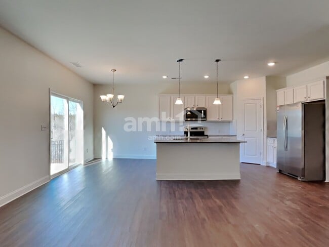 Photo - 161 Hazel Pk Dr