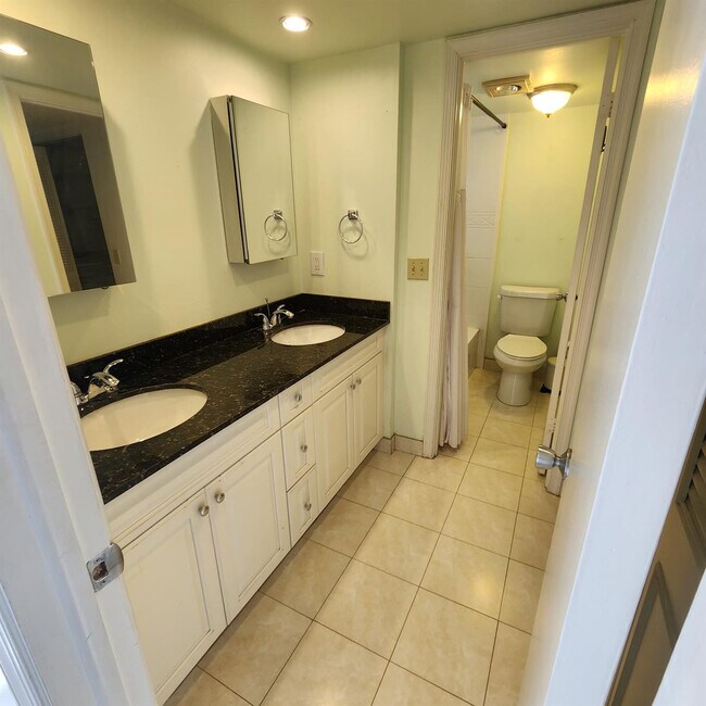 Photo - 9430 Poinciana Pl Unit 305