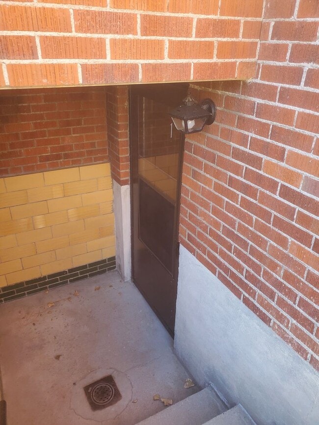 Photo - 708 W 1st Ave Unit Apt 1