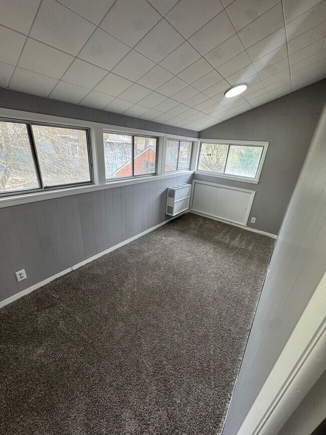 Photo - 11526 Woodland Ave Unit 2