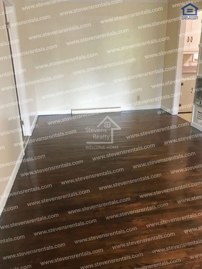 Photo - 929 Deerfield Dr