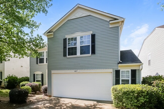 Photo - 8817 Oak Dr