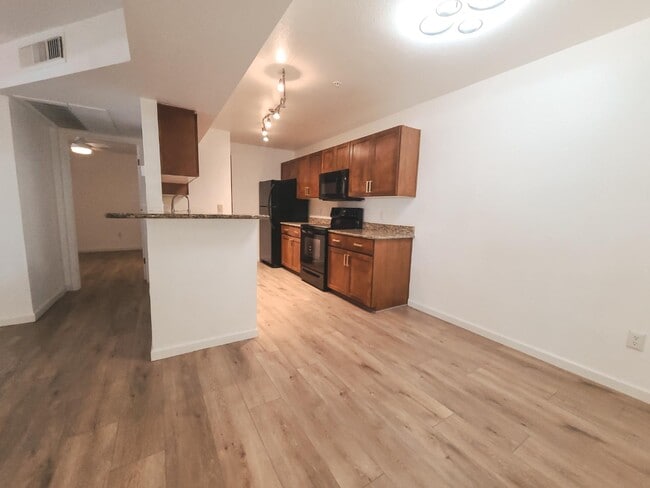 Photo - 1385 W University Ave